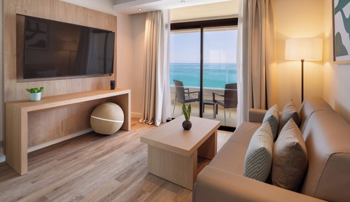Suite junior (The Level, Adults Only)