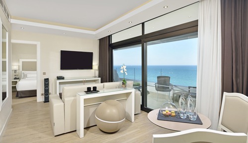 Suite (Master)