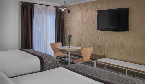 Habitación superior, 2 camas de matrimonio (Coast Two Queens with Patio)