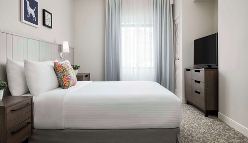 Suite, 1 cama de matrimonio, accesible para personas con discapacidad (Mobility Tub One Bedroom)