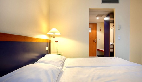 Habitación estándar con 1 cama doble o 2 individuales