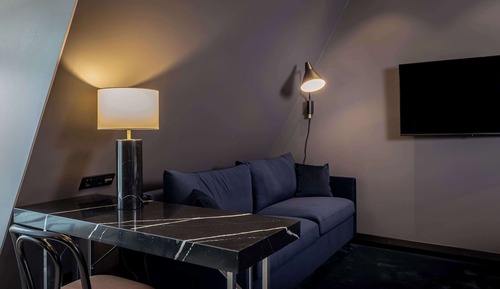 Habitación superior, 1 cama de matrimonio grande con sofá cama (Plus)