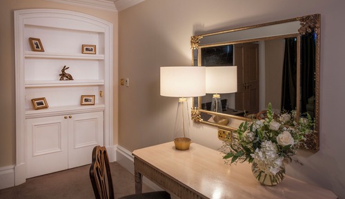 Royal and Ancient King Suite