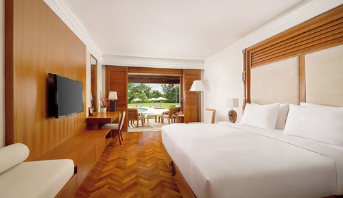 Habitación, 1 cama de matrimonio grande (Palace Club) (Lagoon Access)