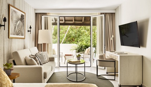 Suite junior, vistas a la playa (Grand)