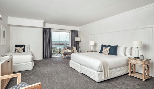 Anchorage Plus Room