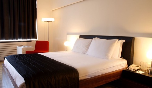 Habitación superior con 1 cama doble o 2 individuales