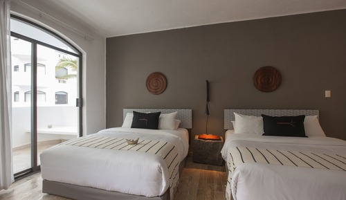 Suite, 2 Bedroom, 3 Queen Beds (RODAS)