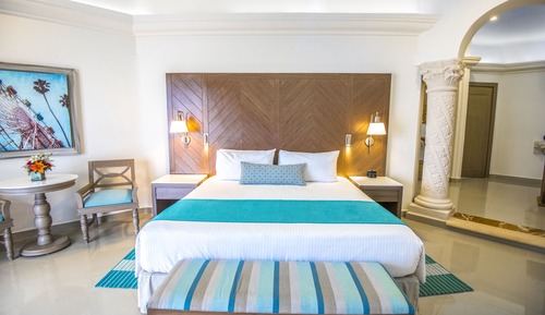 Suite junior, 1 cama de matrimonio grande (Beachfront Walk-Out)