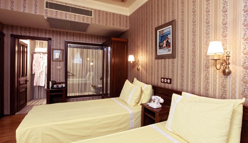 Room With Turkish Bath Ground Floor