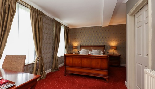 Suite estudio, 1 cama de matrimonio grande, vistas al jardín