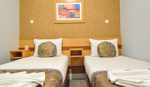 Habitación con 2 camas individuales