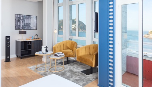 Suite junior, terraza, vistas al mar