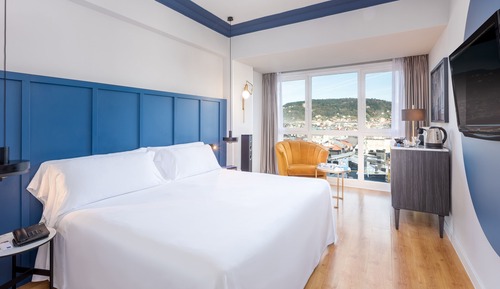 Premium Queen Room