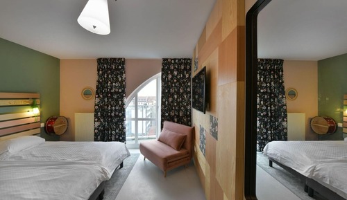 Habitación Confort, balcón, vistas a la ciudad