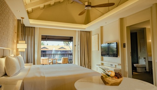 Habitación, terraza, junto a la piscina (Newly Refurbished)