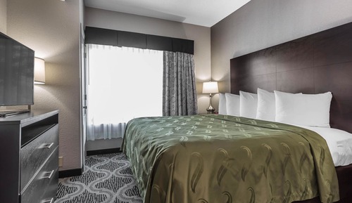 Suite Business, no fumadores (1 King, 2 Person Sofabed)