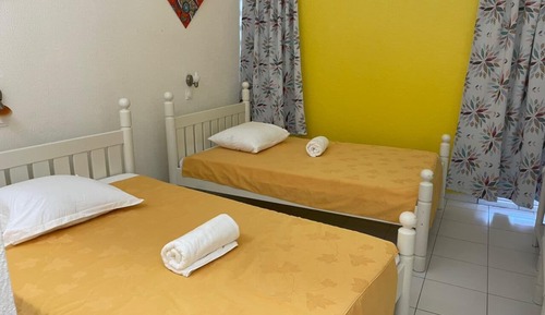 Habitación clásica con 2 camas individuales, baño privado