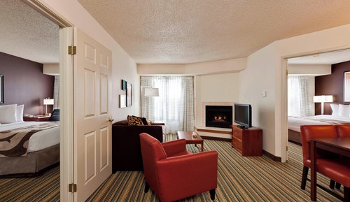 Suite, 2 habitaciones (Mobility/Hearing Access, Roll-In Shwr)