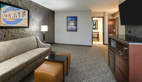 Suite, 1 cama de matrimonio grande con sofá cama (Upper Floor, 2 Rooms, Sofabed)