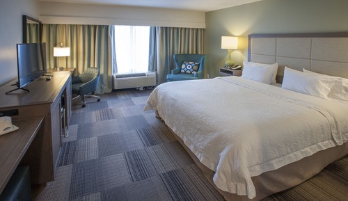 King bed with accessible tub