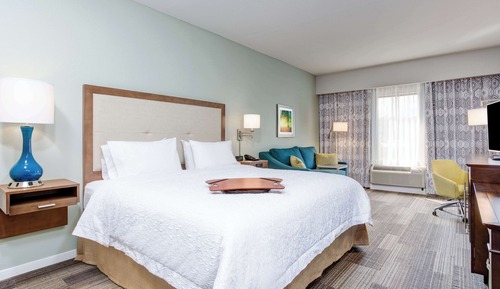 Habitación, 1 cama de matrimonio grande con sofá cama, no fumadores, frigorífico y microondas