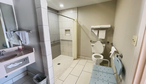 Habitación sénior, 1 cama de matrimonio grande, accesible para personas con discapacidad