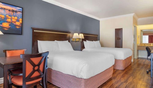 Habitación estándar, 2 camas de matrimonio, no fumadores, frigorífico y microondas