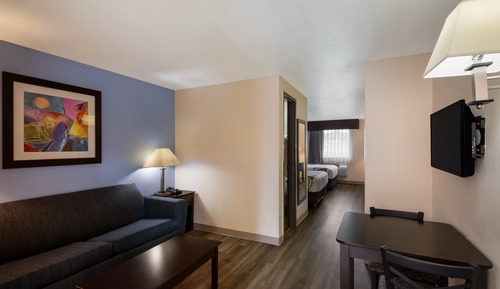 Suite, varias camas, no fumadores (2 Queen, 2 Person Sofa Bed)
