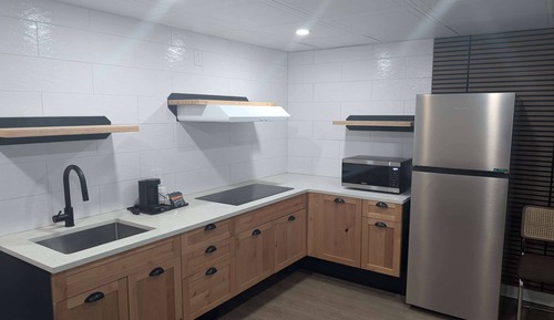Suite, 1 cama de matrimonio, accesible en silla de ruedas (Roll-In Shower, Kitchenette)