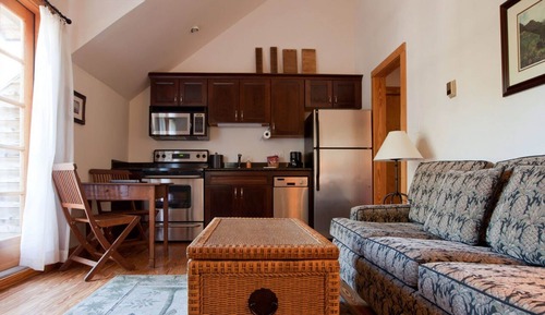 Cigar House Queen Suite w/ Poolside Balcony