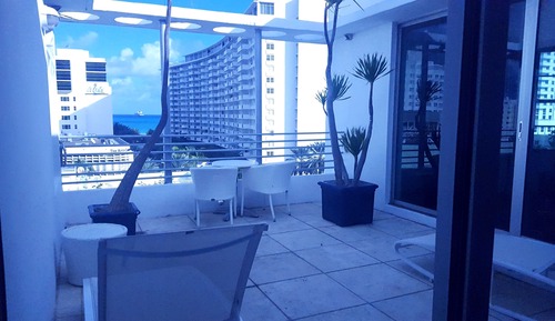 Ático Signature, balcón, vistas parciales al mar