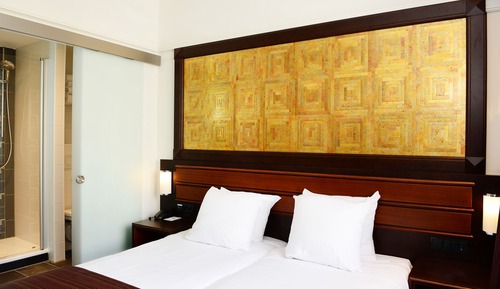 Comfort room