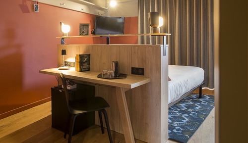 Habitación familiar, balcón