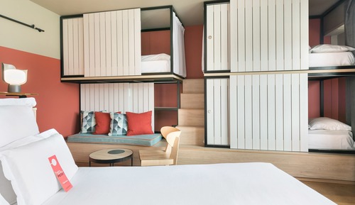 Habitación familiar, balcón