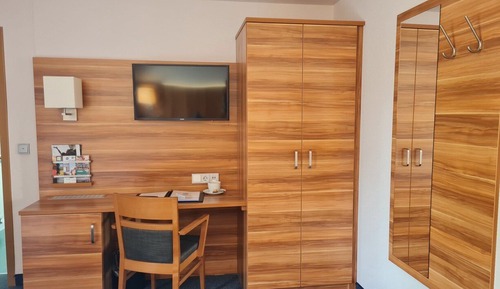 Habitación Confort, 1 cama de matrimonio, balcón (Larger Room;Quiet Location)
