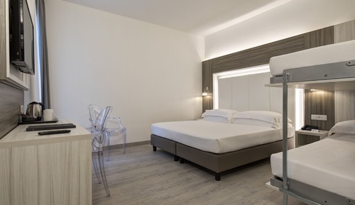 Habitación familiar, varias camas, no fumadores