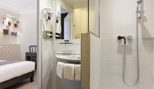 Habitación triple, no fumadores, baño privado