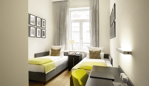 Habitación estándar con 1 cama doble o 2 individuales