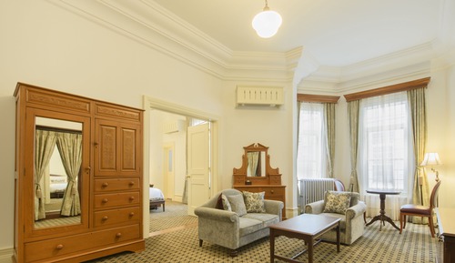COMFY LODGE / RESTFUL COTTAGE SUITE