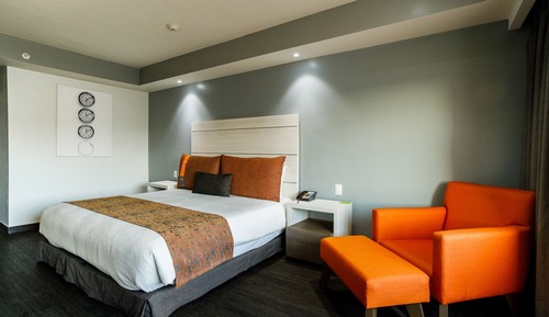Master Suite King