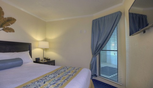 Suite, varias camas (Two Bedroom Suite Bay/Pool View)