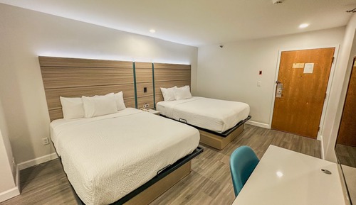 Suite estudio, 2 camas de matrimonio, no fumadores