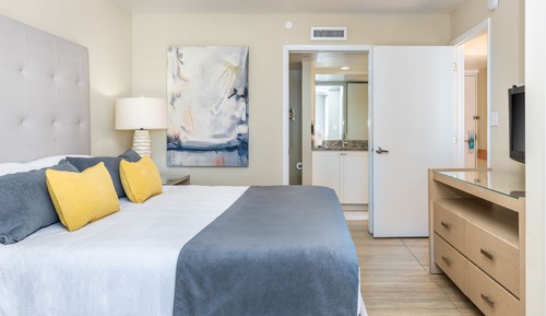 Suite, vistas a la piscina