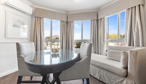 Habitación, 1 cama de matrimonio grande, en una planta alta