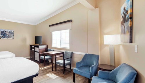 Suite, 2 camas de matrimonio, no fumadores, frigorífico y microondas (Living Room)