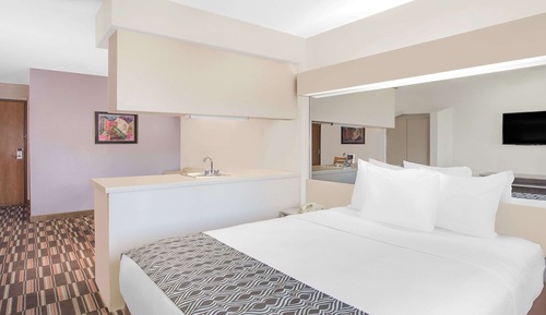 Suite estudio, 1 cama de matrimonio con sofá cama, no fumadores (Non-Pet Friendly)