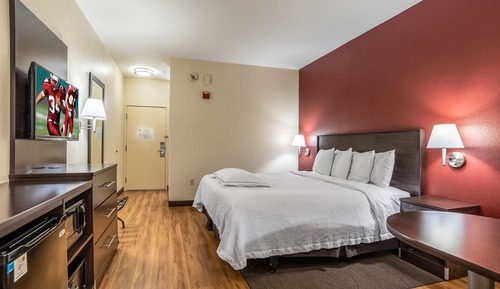 Habitación Premium, 1 cama de matrimonio grande (Upgraded Bedding & Snack, Smoke Free)