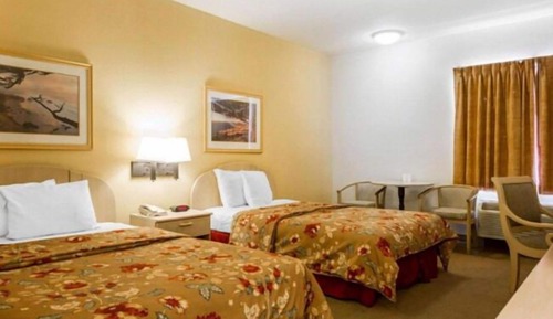 Standard Room, 2 Queen Beds, Non-Smoking
