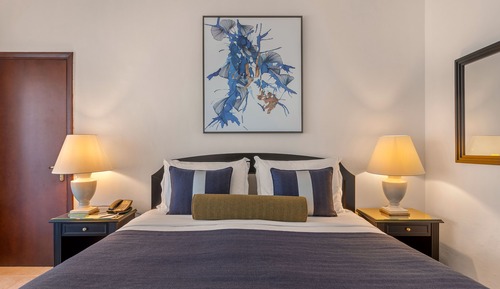 Habitación superior, 1 cama de matrimonio grande, vistas parciales al mar